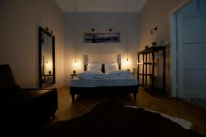 Кровать или кровати в номере Standard Apartment by Hi5 - Steindl street
