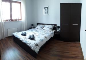 Postel nebo postele na pokoji v ubytování Frog Apartment - 2 bedrooms and living room + 16 fotografií