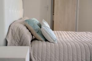 Letto o letti in una camera di Logis Hôtel L'Ayguelade