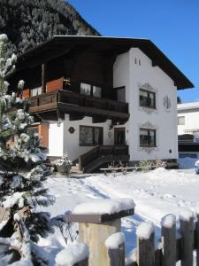 Nespecifikovaný výhled na hory nebo výhled na hory při pohledu z apartmánu + 21 fotografií