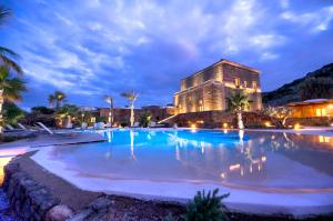 Bazén v ubytovaní Resort Acropoli alebo v jeho blízkosti