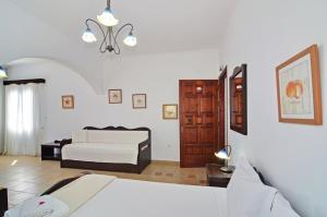 Gallery image of Nikos Sea View Apartments in Adamas +16 photos