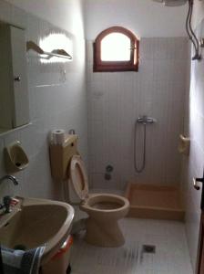 Kúpeľňa v ubytovaní Villa Lithitsa