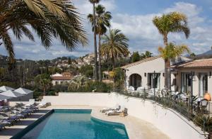 A piscina localizada em La Bastide de Biot ou nos arredores