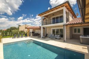 Πισίνα στο ή κοντά στο Villa Vespera