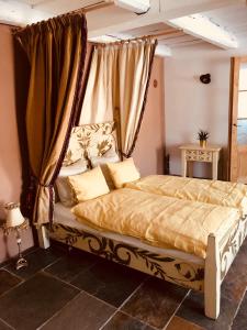 Fotografie z fotogalerie ubytování Stylový historický apartmán se zahradou v srdci Moravy poblíž Kroměříže a Olomouce v destinaci Kojetín