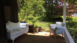 Photo de la galerie de l'établissement Wedgwood Manor and Glamping Retreat, à Crawford Bay