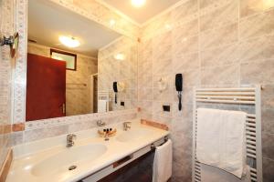 Koupelna v ubytování Hotel Vienna