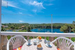 Hrvatska, MOLAT-OTOK MOLAT, Apartmani Mirko A1