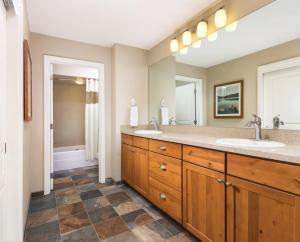 Kupatilo u objektu WorldMark Arrow Point