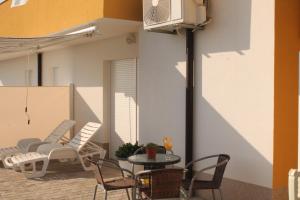 Foto dalla galleria di Knezovic Apartments a Podstrana