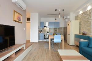 Kuhinja oz. manjša kuhinja v nastanitvi Brand new luxury apartment Blue Gallery