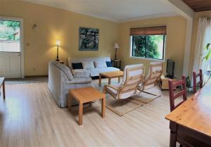 Gallery image of Driftwood Village Resort in Sturdies Bay