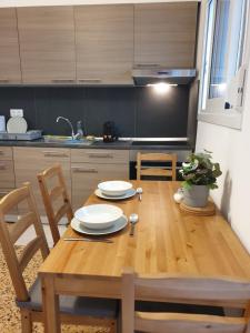 Kuchyňa alebo kuchynka v ubytovaní Spacious 110m2 2bedrooms 2bathrooms Center Athens
