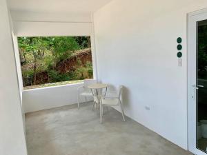 Svalir eða verönd á Cebu R Resort Tabuelan