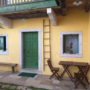 Gallery image of Casa - hiša Klarčeva in Ceróglie dellʼErmada +15 photos