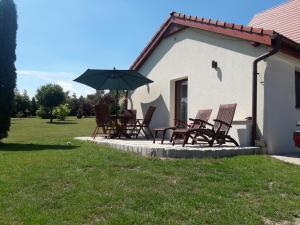 Vonkajšia záhrada v ubytovaní Apartament Fenowe Wzgórze