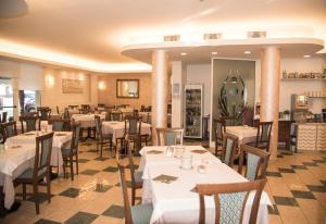 Restaurace v ubytování Hotel Crystal