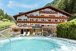 Bazén v ubytovaní Hotel Jägerheim 3S alebo v jeho blízkosti