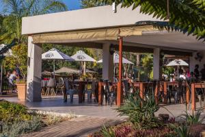 Restoran atau tempat makan lain di Kruger Park Lodge Unit No. 612