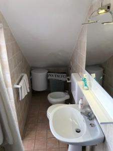 Ett badrum på Corte del Fico