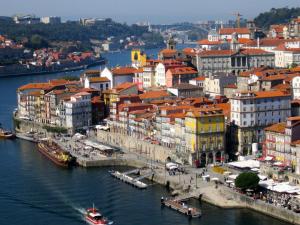 Afbeelding uit fotogalerij van Ninon- Premium Trindade by Porto City Hosts in Porto