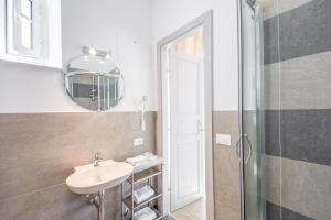Vannituba majutusasutuses Biancorèroma B&B