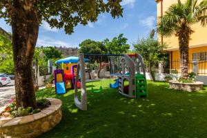 Herní místnost nebo prostor pro děti v ubytování Villa Jadranka Sutomore