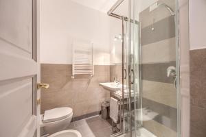 Vannituba majutusasutuses Biancorèroma B&B