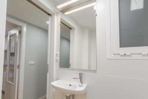 Zdjęcie z galerii obiektu Apartamento moderno en pleno centro de Castellón. w mieście Castellón de la Plana