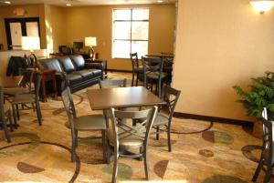 Restoran atau tempat makan lain di Cobblestone Inn & Suites - Marquette