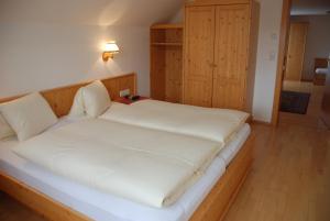 Hotel Zum Granitzl 객실 침대