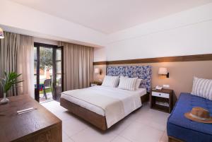 Ένα ή περισσότερα κρεβάτια σε δωμάτιο στο Simantro Resort