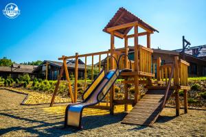 Western Camp Resort的儿童游玩区