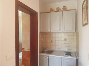 Zdjęcie z galerii obiektu Apartments Sandra w mieście Tivat