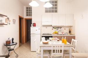 A kitchen or kitchenette at Souvenir d'été