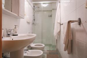 A bathroom at Souvenir d'été