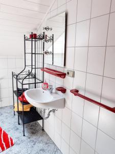 Ein Badezimmer in der Unterkunft FeWo Kreitl