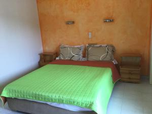 Postel nebo postele na pokoji v ubytování Hotel Kallithea