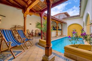 Bazén v ubytování Casa de Arcos nebo v jeho okolí