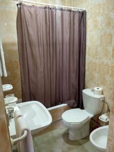 Kylpyhuone majoituspaikassa Residencial Montanhês