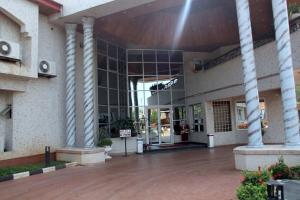 Majutusasutuse Conference Hotel & Suites Ijebu fassaad või sissepääs