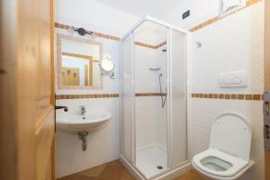 A bathroom at Residence Ca' Delle Margherite