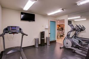 Fitness centar i/ili fitness sadržaji u objektu Best Western Sandman Hotel