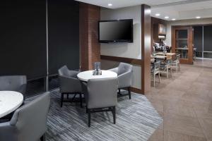 Restoran ili neka druga zalogajnica u objektu Hyatt Place Jacksonville Airport