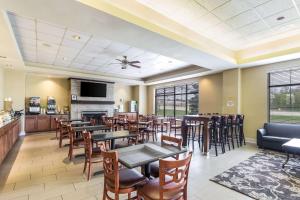 Gallery image of Quality Suites Milwaukee Airport in Milwaukee