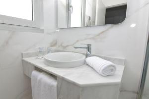 Ein Badezimmer in der Unterkunft Hotel Castillo Benidorm
