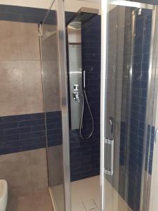 A bathroom at Island Apartment Porto Cesareo