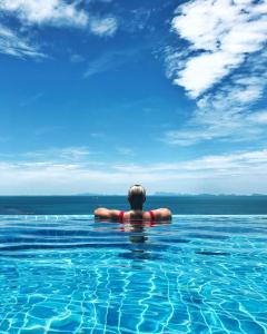 Bazén v ubytování Sunset Hill Boutique Resort Koh Phangan nebo v jeho okolí