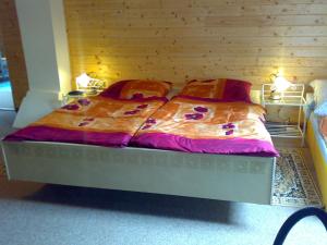 Cama o camas de una habitación en Chalupa v soukromí Chřibská